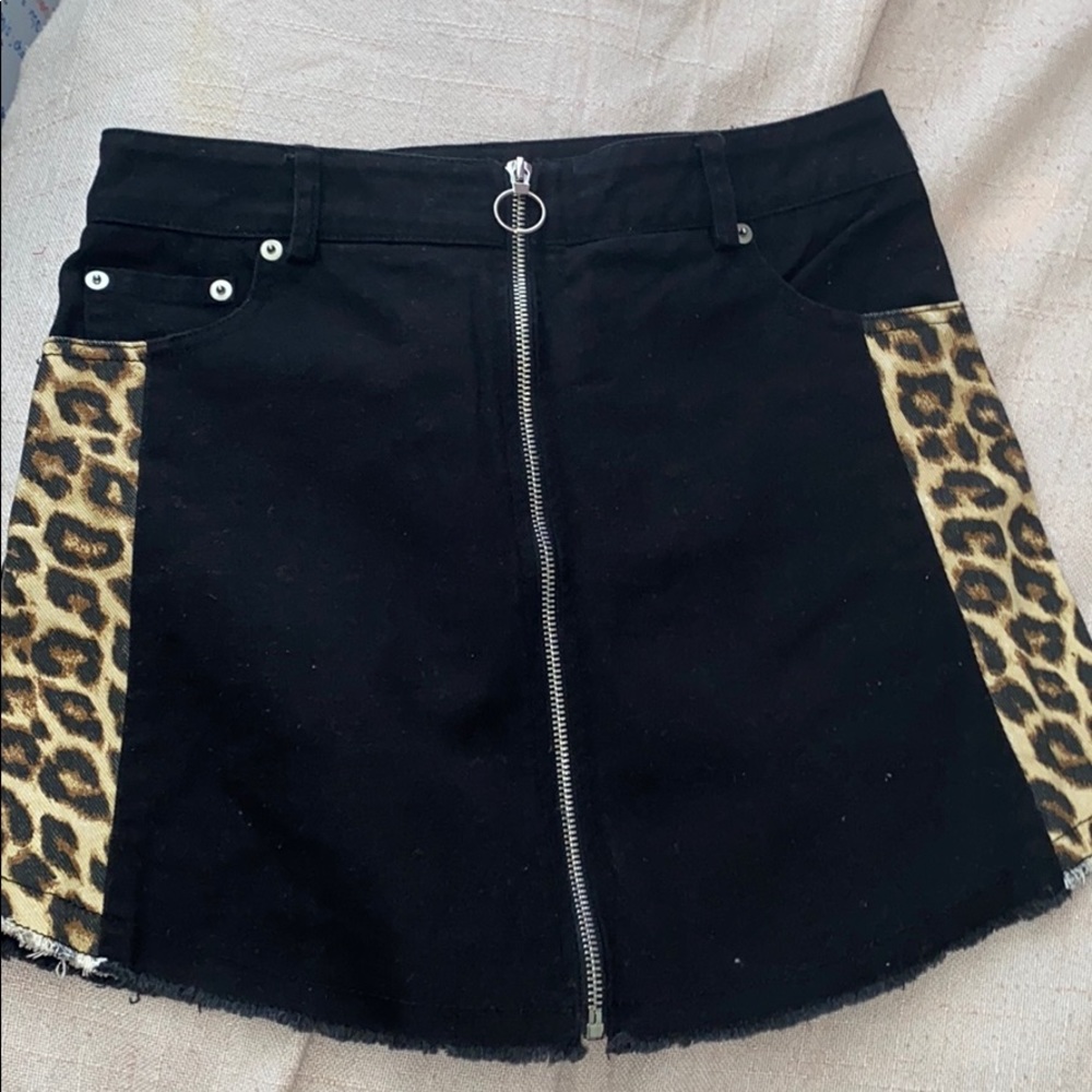 FOREVER 21 NEW SKIRT